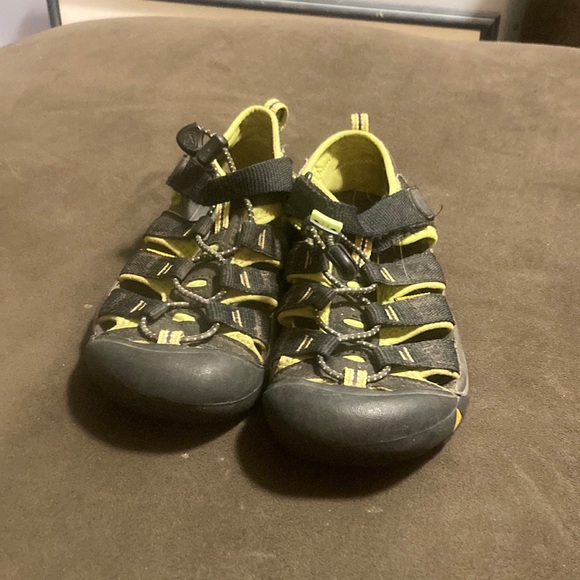 Keen waterproof sandals - Picture 1 of 6